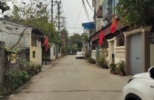 Chính chủ gửi bán lô góc 151m2 full thổ cư, mặt tiền 13m, tại phường Quỳnh Lâm, Tp Hòa Bình