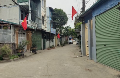 Chính chủ gửi bán lô góc 151m2 full thổ cư, mặt tiền 13m, tại phường Quỳnh Lâm, Tp Hòa Bình