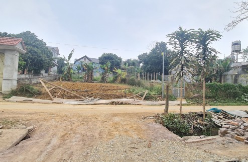 Chủ nhà gửi bán 336m2 đất thổ cư liền kề khu công nghiệp Nhuận Trạch, huyện Lương Sơn, tỉnh Hòa Bình.